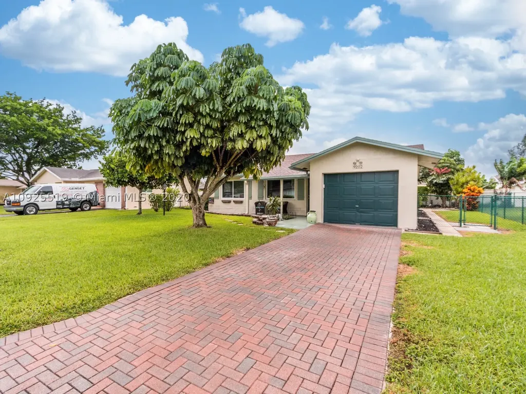 9202 NW 81st Place Tamarac FL 33321