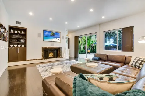 1941 NE 197th Terrace Miami FL 33179