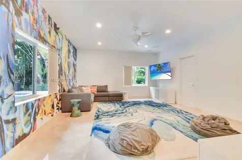 1941 NE 197th Terrace Miami FL 33179