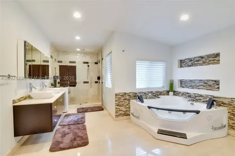 1941 NE 197th Terrace Miami FL 33179