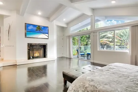 1941 NE 197th Terrace Miami FL 33179