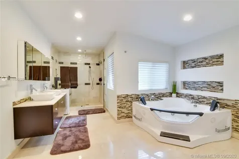 1941 NE 197th Terrace Miami FL 33179