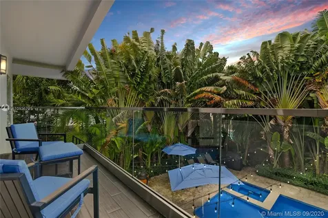 1941 NE 197th Terrace Miami FL 33179
