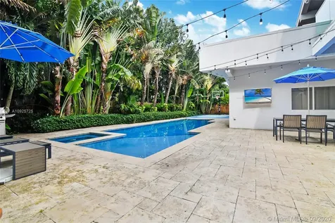 1941 NE 197th Terrace Miami FL 33179