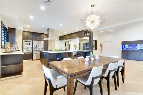 1941 NE 197th Terrace Miami FL 33179