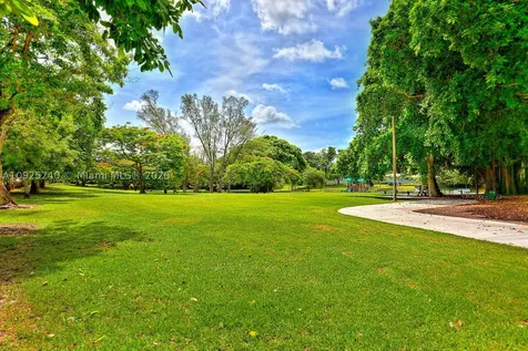 4071 Barbarossa Avenue Miami FL 33133