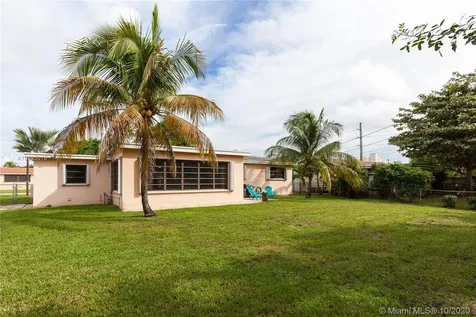 2550 NE 207th Terrace Miami FL 33180