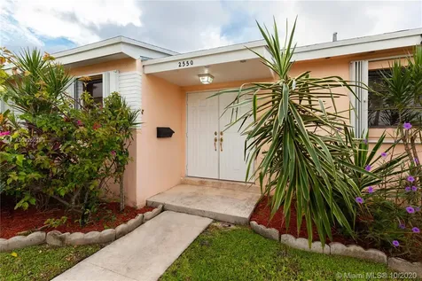 2550 NE 207th Terrace Miami FL 33180