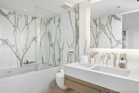 3737 Collins Avenue Miami Beach FL 33140