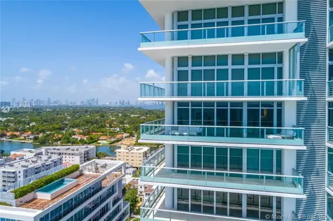 3737 Collins Avenue Miami Beach FL 33140