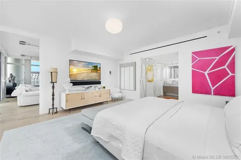 3737 Collins Avenue Miami Beach FL 33140