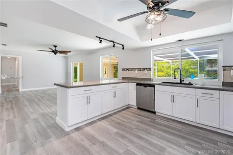 1200 SW 67th Avenue Plantation FL 33317