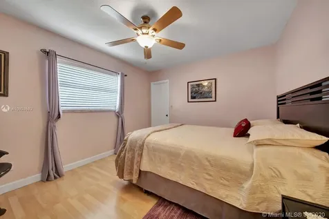 8252 NW 15th Court Coral Springs FL 33071