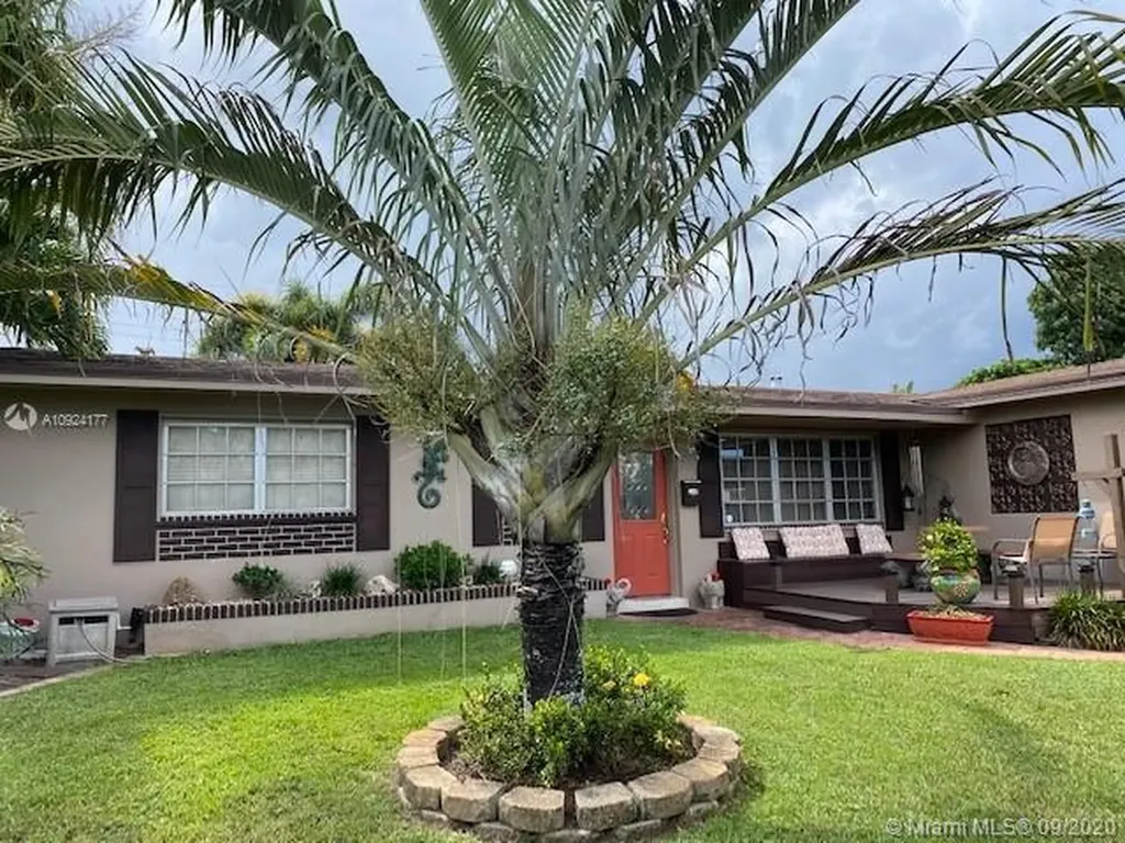 730 SW 70th Terrace Pembroke Pines FL 33023