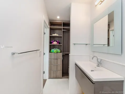 24 Palm Avenue Miami Beach FL 33139