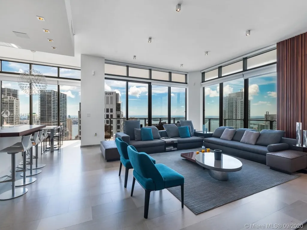 68 SE 6th Street Miami FL 33131