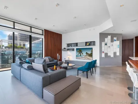 68 SE 6th Street Miami FL 33131