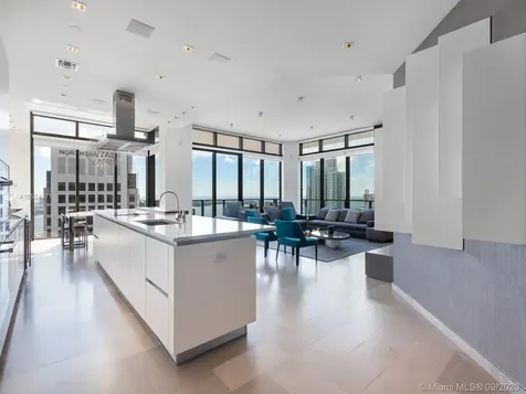 68 SE 6th Street Miami FL 33131