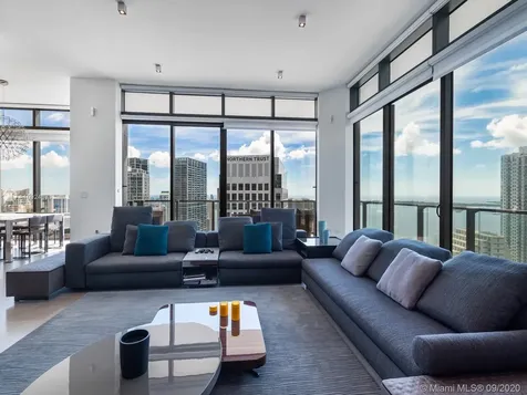 68 SE 6th Street Miami FL 33131