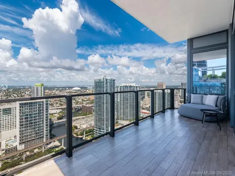 68 SE 6th Street Miami FL 33131