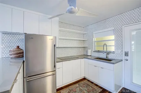 851 Meridian Avenue Miami Beach FL 33139