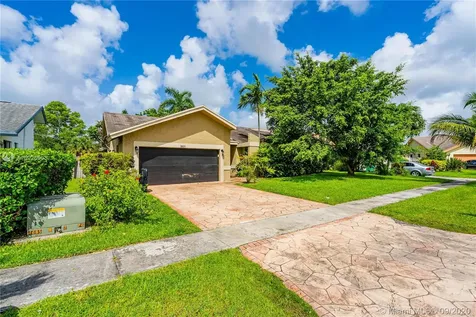 3621 NW 75th Terrace Lauderhill FL 33319