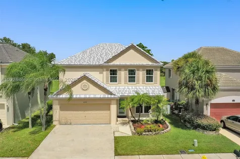 9753 N Grand Duke Circle Tamarac FL 33321