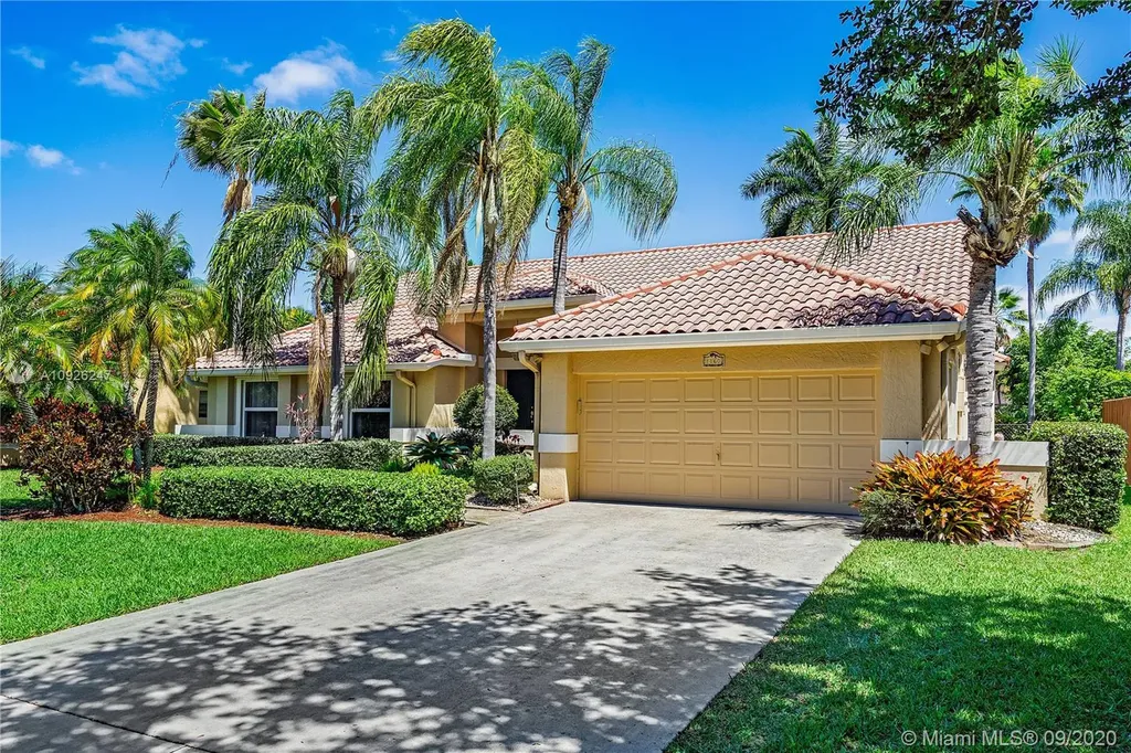 1160 NW 100th Way Plantation FL 33322