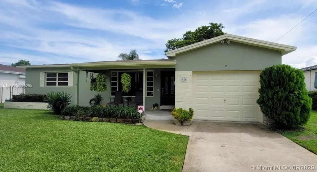 5614 Madison Street Hollywood FL 33023