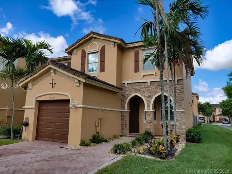 824 SW 154th Court Miami FL 33194