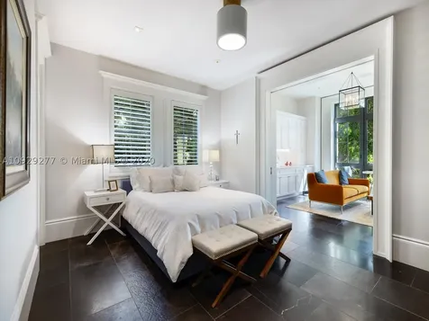 125 Solano Prado Coral Gables FL 33156