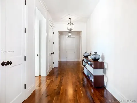 125 Solano Prado Coral Gables FL 33156