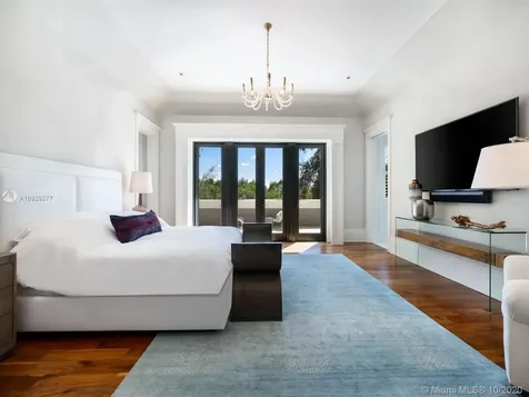 125 Solano Prado Coral Gables FL 33156