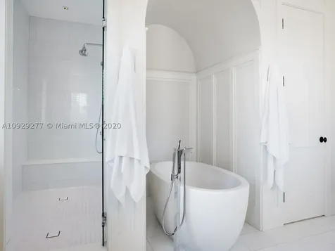 125 Solano Prado Coral Gables FL 33156