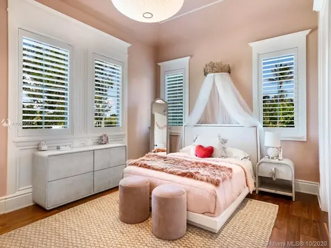 125 Solano Prado Coral Gables FL 33156