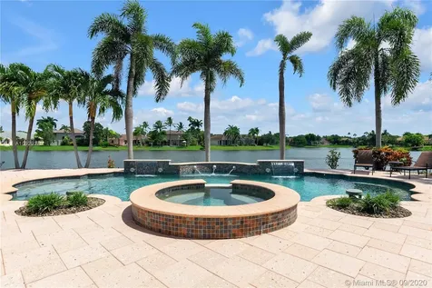 1087 SW 159th Way Pembroke Pines FL 33027