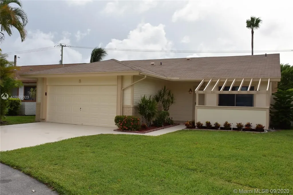 8 Afton Place Boynton Beach FL 33426