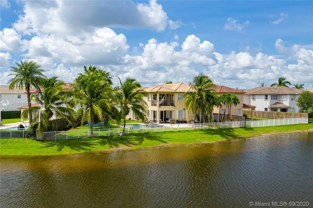 11521 NW 86th Street Doral FL 33178