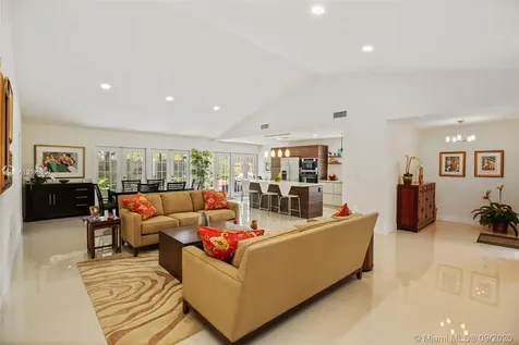 4900 NW 99th Place Doral FL 33178