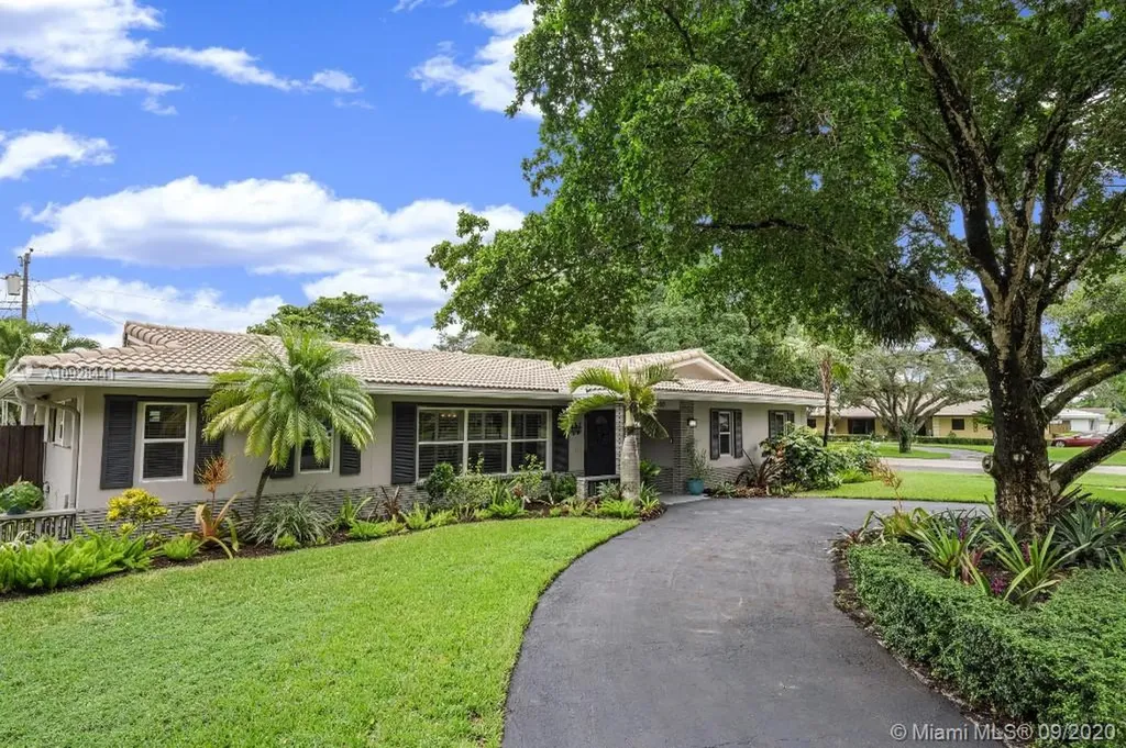 800 NW 73rd Terrace Plantation FL 33317
