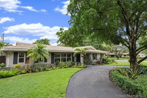 800 NW 73rd Terrace Plantation FL 33317
