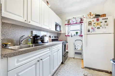 951 SW 68th Court Miami FL 33144