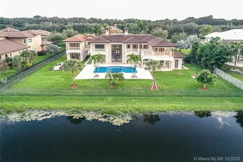 12683 Grand Oaks Drive Davie FL 33330