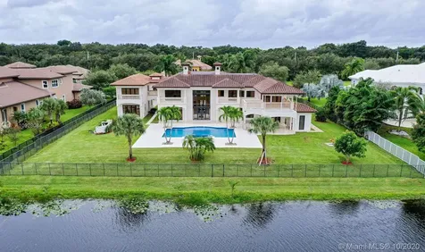 12683 Grand Oaks Drive Davie FL 33330