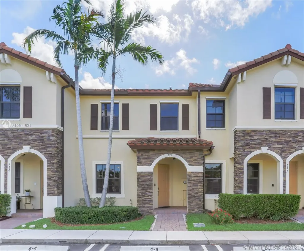 576 SE 32nd Avenue Homestead FL 33033