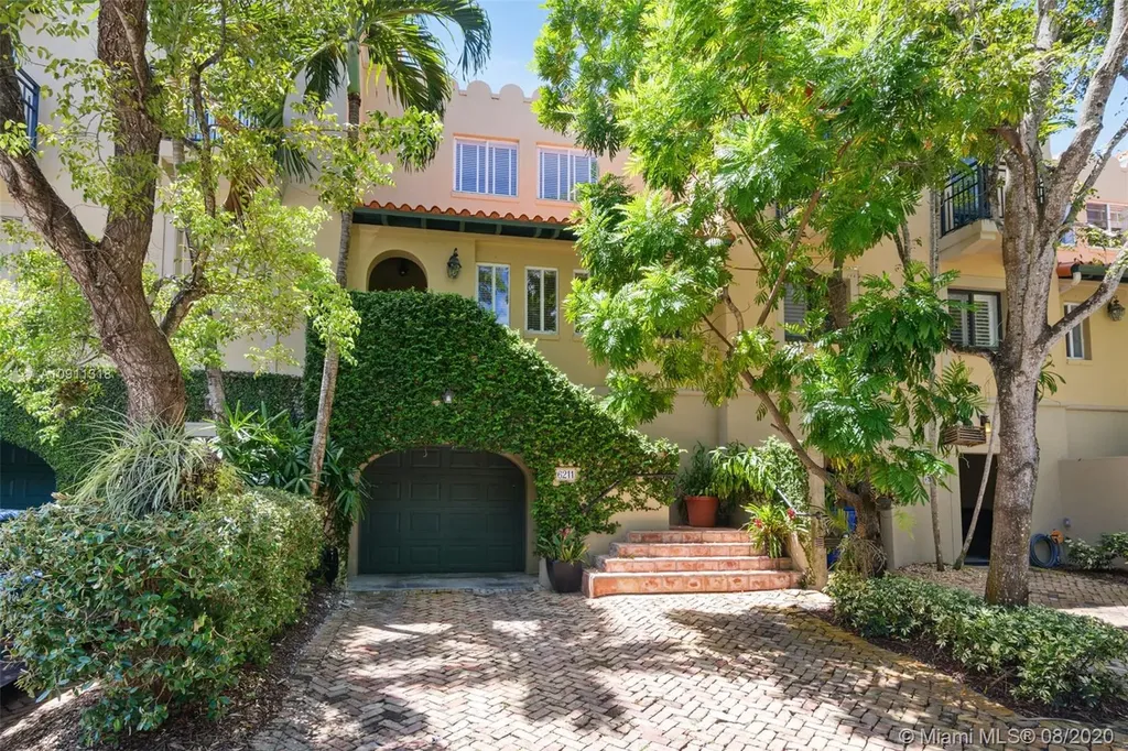 6211 Paradise Point Drive Palmetto Bay FL 33157