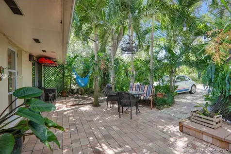 7281-7283 SW 166th Street Palmetto Bay FL 33157