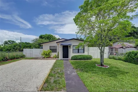 2817 NW 2nd Street Pompano Beach FL 33069