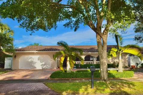 15011 Dunbarton Place Miami Lakes FL 33016