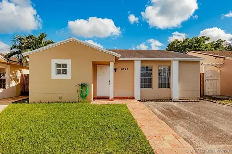 6721 NW 199th Terrace Hialeah FL 33015